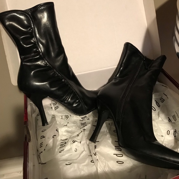 Black faux leather heel boots - Picture 2 of 8